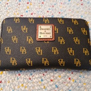 Dooney & Bourke  Zip Wallet